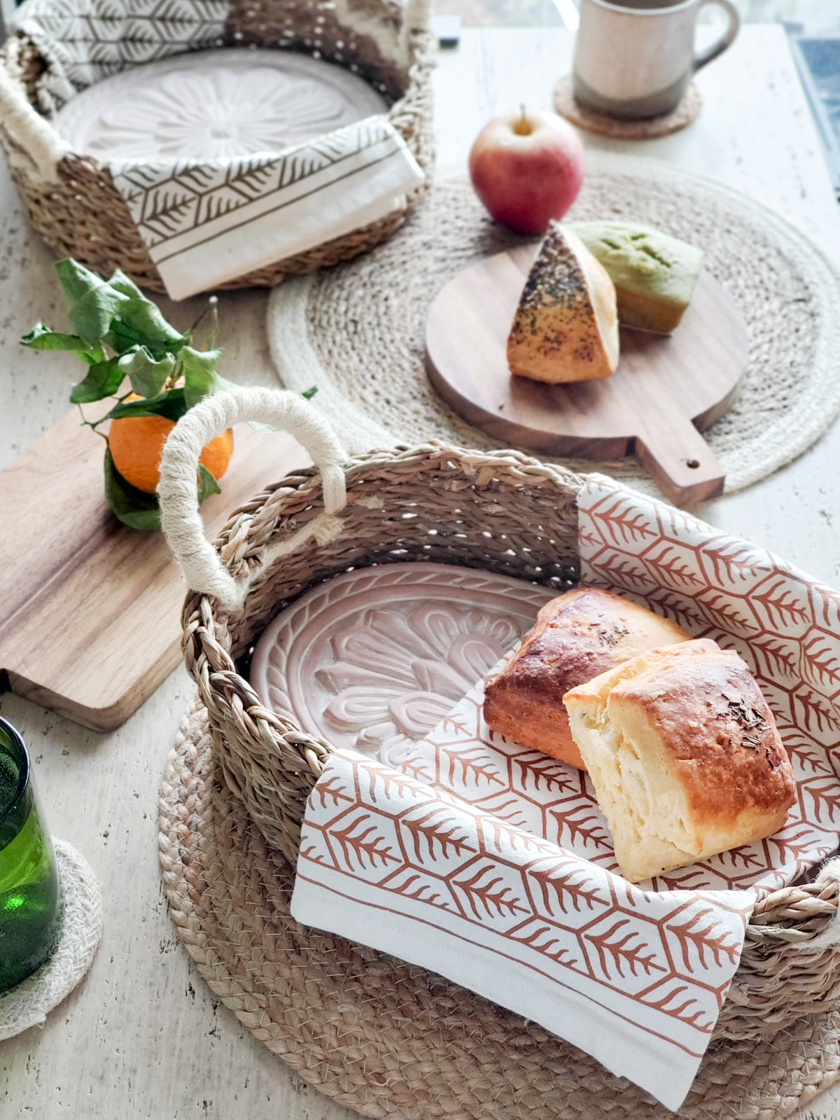 Flower Engraved Bread Warmer & Handwoven Basket Set-2